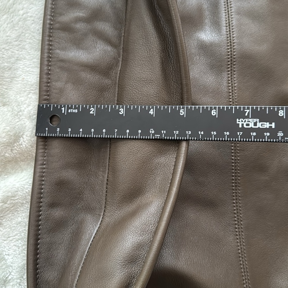 Large Margot Tote /Bucket Bag Soft Brown Leather or Vegan Leather Excellent - Picture 9 of 9